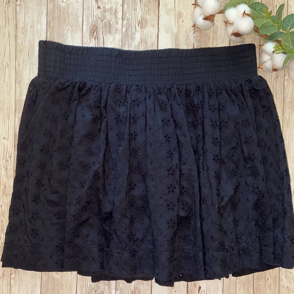 Aeropostle Black Floral Eyelit Skirt sz L